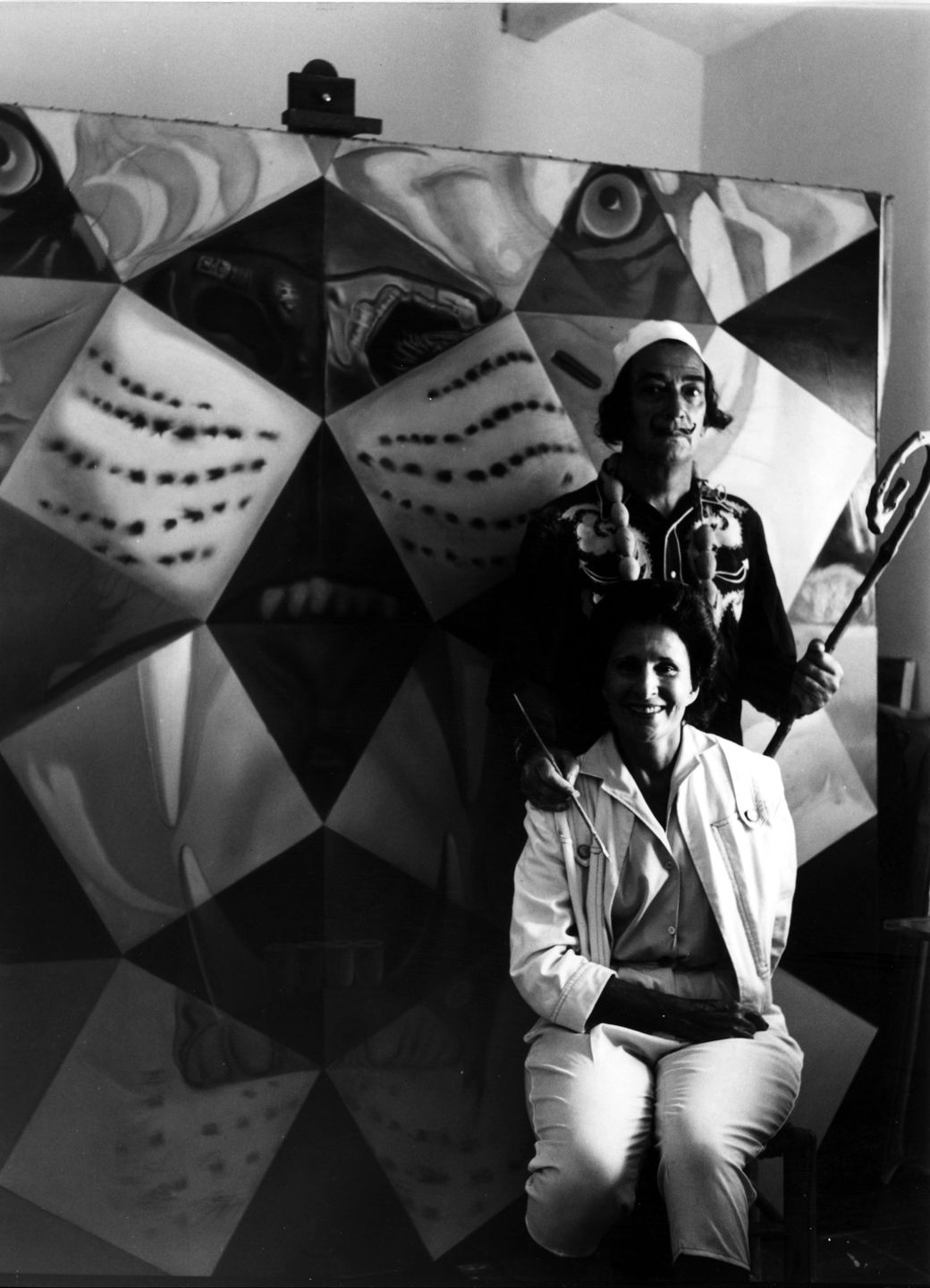 Salvador Dalí i Gala davant de l’obra, 1962